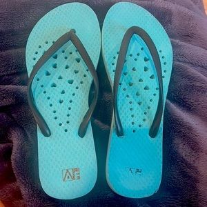 Shower shoes/Flip flops